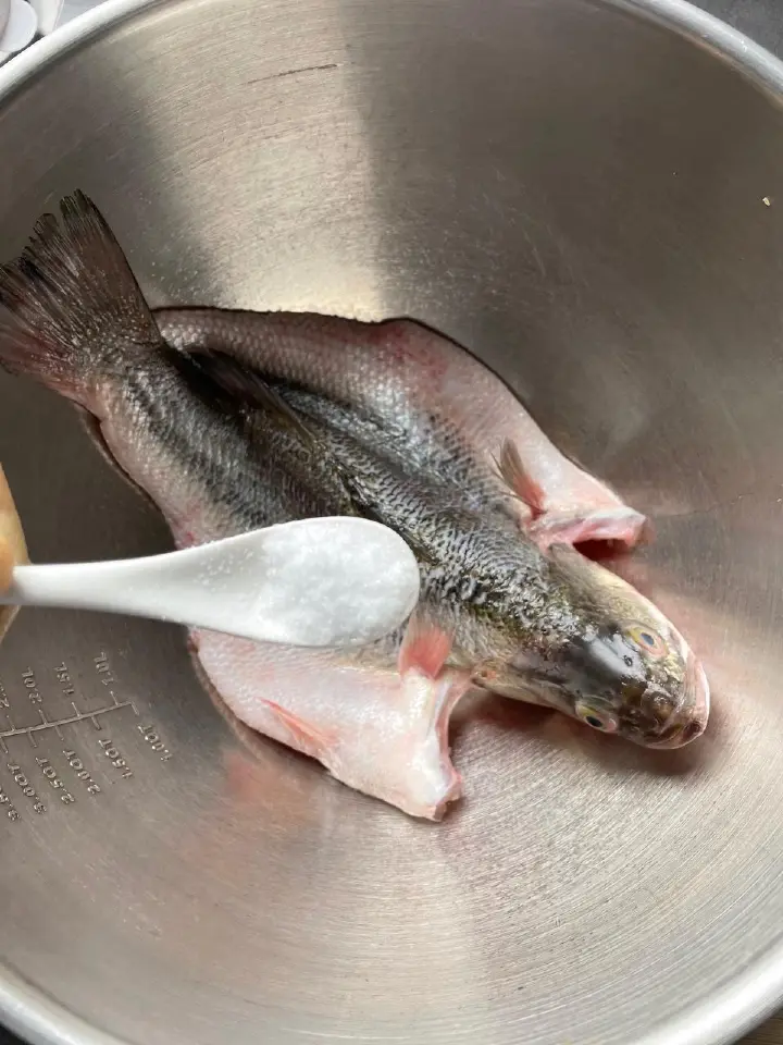 清蒸鲈鱼 第 3 步