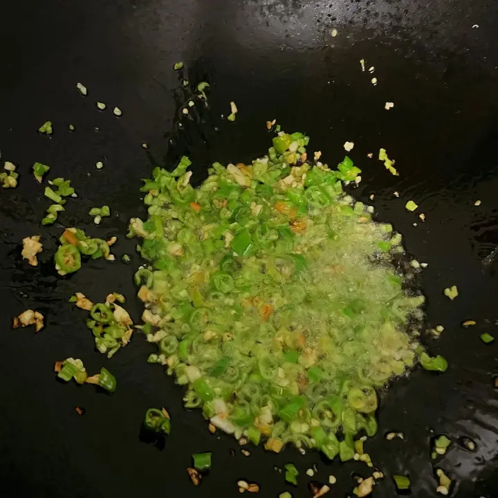 西红柿炒辣椒 第 3 步