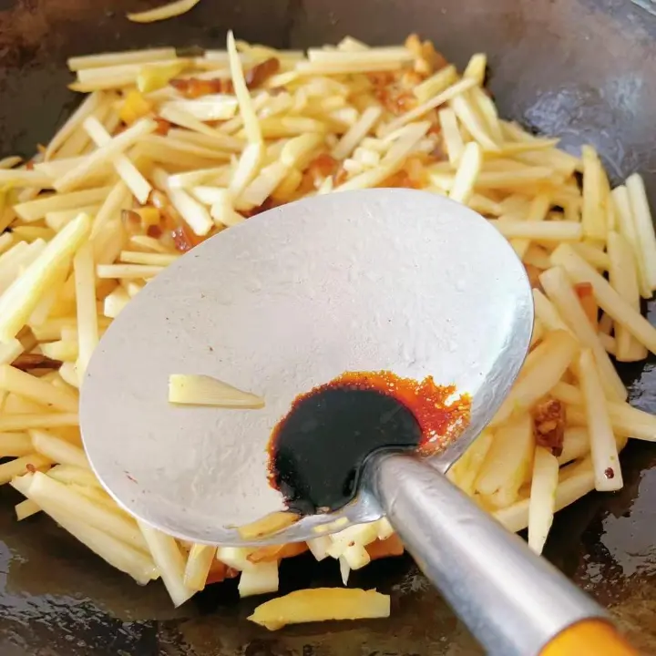 酱腊肉炒佛手瓜 第 8 步