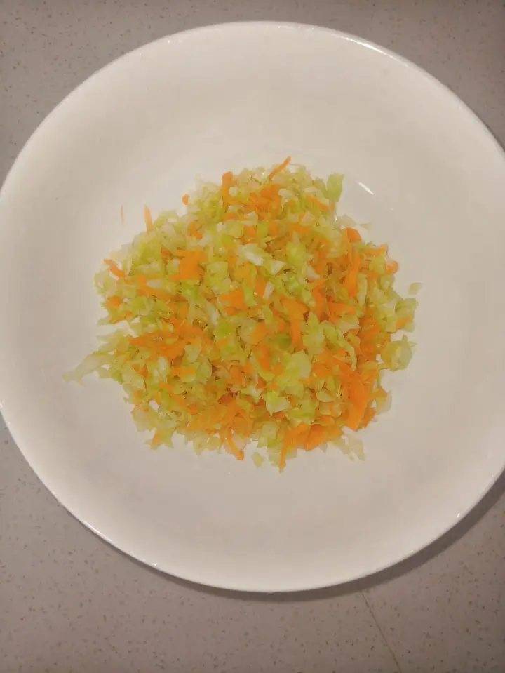包心菜胡萝卜鸡蛋饼 第 7 步