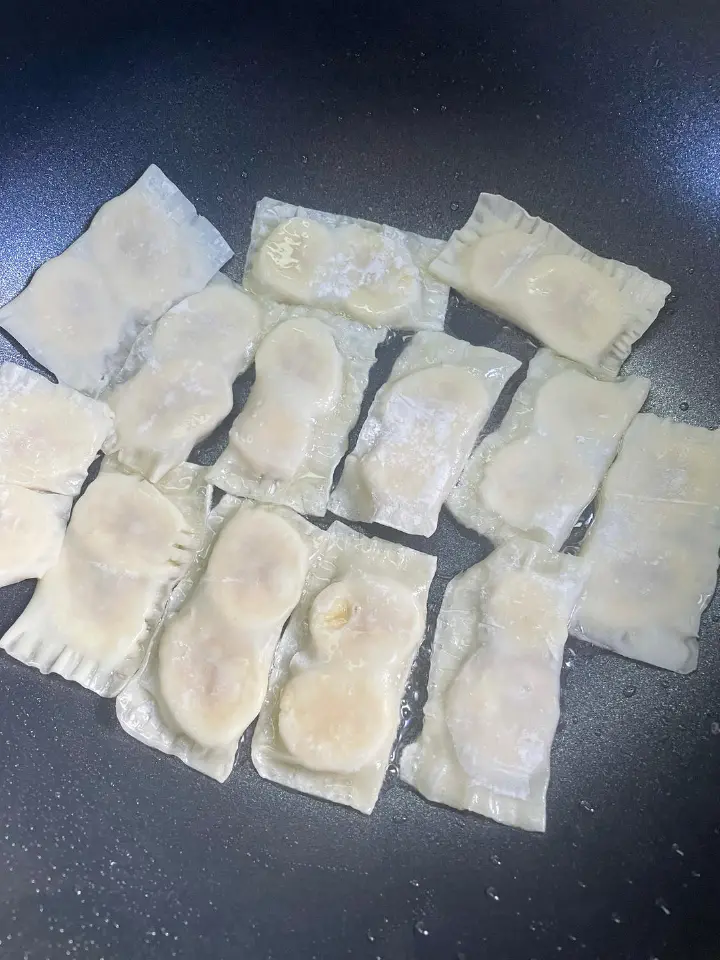 香蕉馄饨皮飞饼 第 3 步