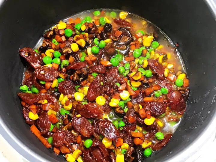 腊肠焖饭 第 7 步