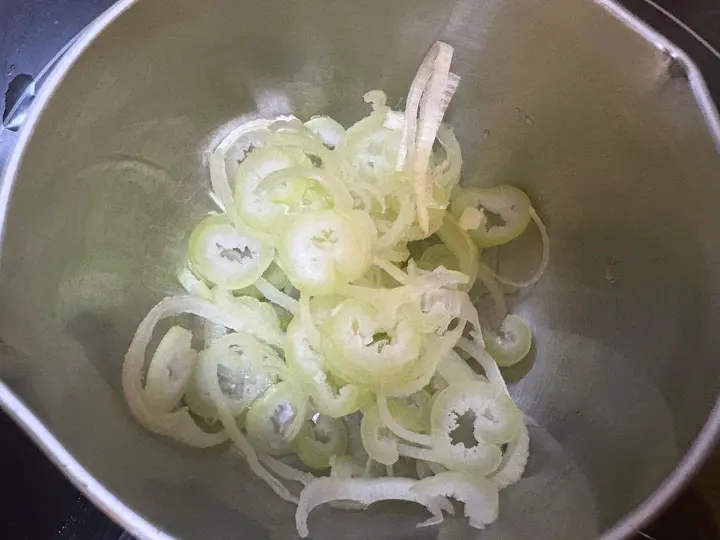 无水冬瓜干蒸鸡 第 5 步