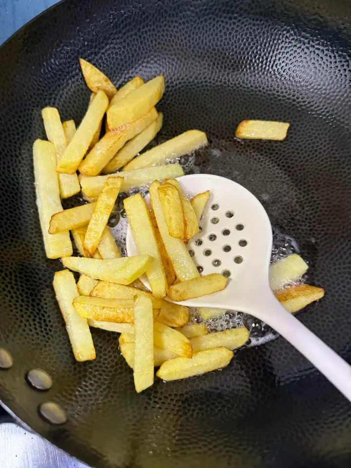 土豆烧豆角 第 2 步