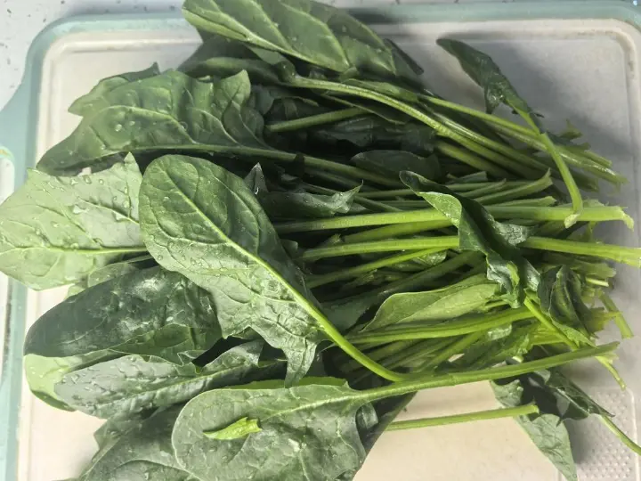 菠菜拌粉丝 第 3 步
