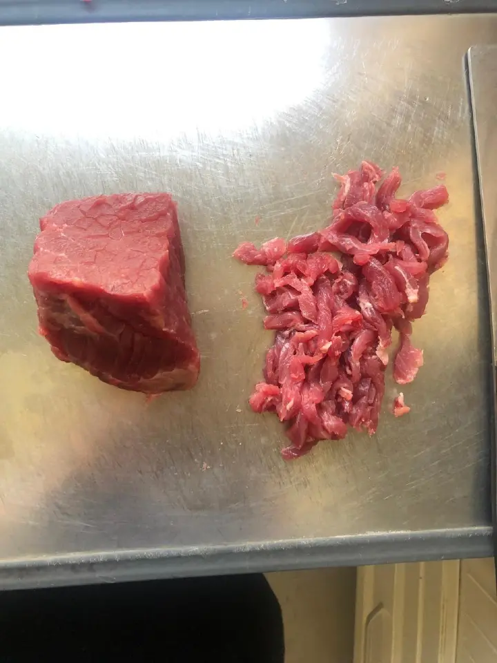 小炒黄牛肉 第 1 步