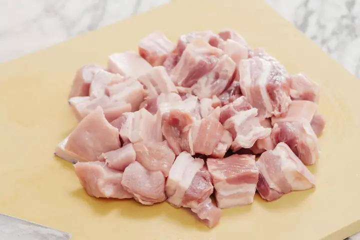 板栗红烧肉 第 2 步