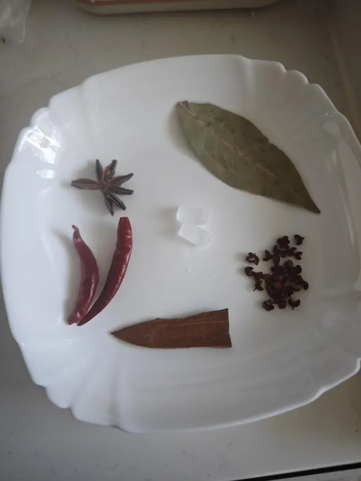 电饭煲红烧鸡腿 第 2 步