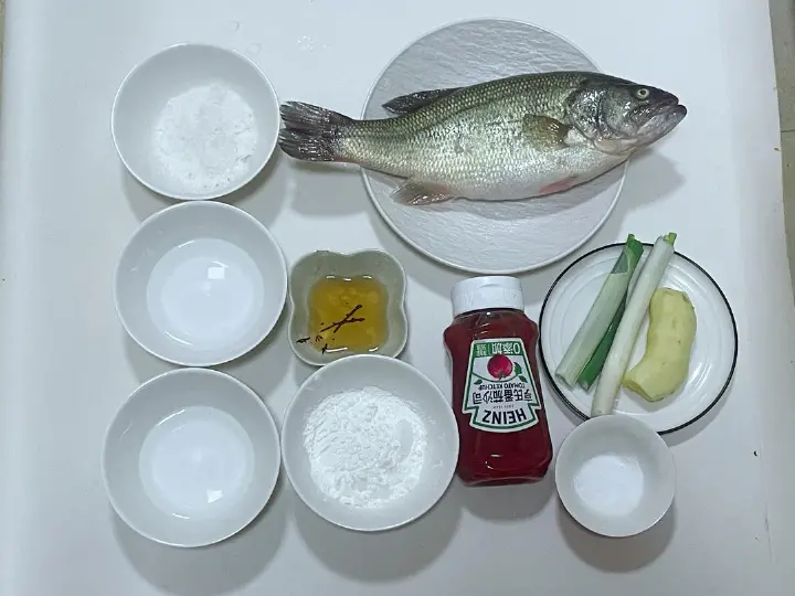 糖醋鲈鱼 第 1 步