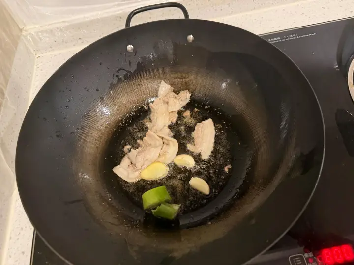 口蘑炒五花肉 第 5 步