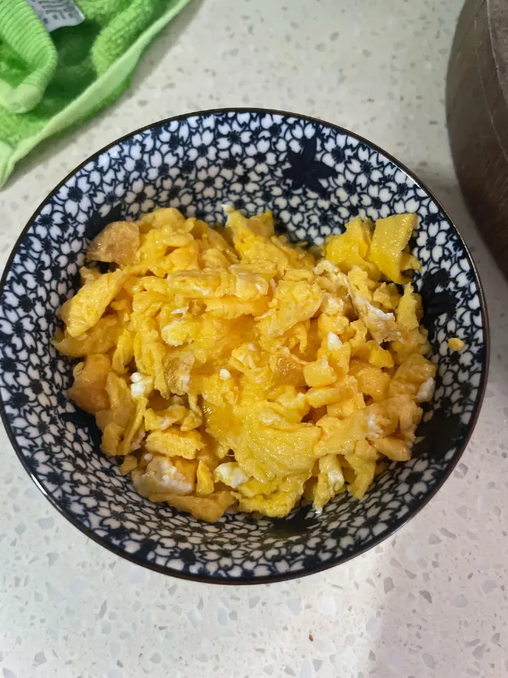 鸡蛋香肠炒黄瓜 第 3 步