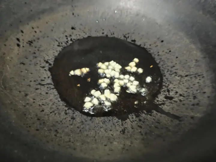 蒜香少油炒茄子 第 9 步