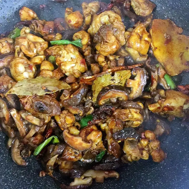 黄焖鸡米饭 第 7 步