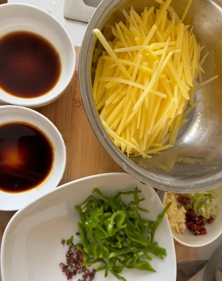 家常炒土豆丝 第 1 步