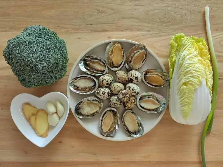 蚝汁鲍鱼 第 1 步