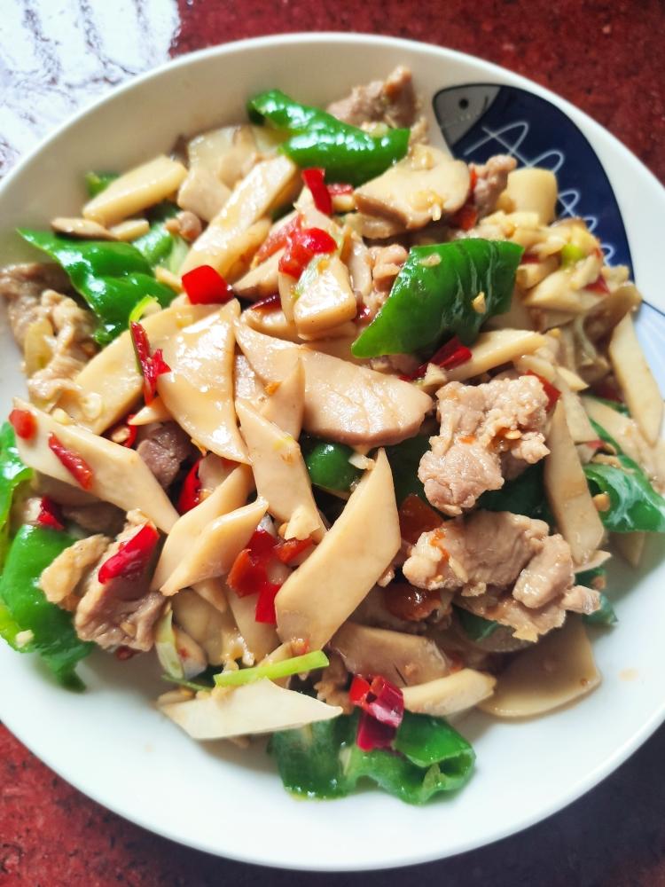 杏鲍菇炒肉成品图
