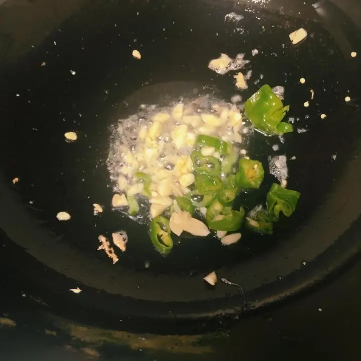洋葱炒蛋 第 3 步