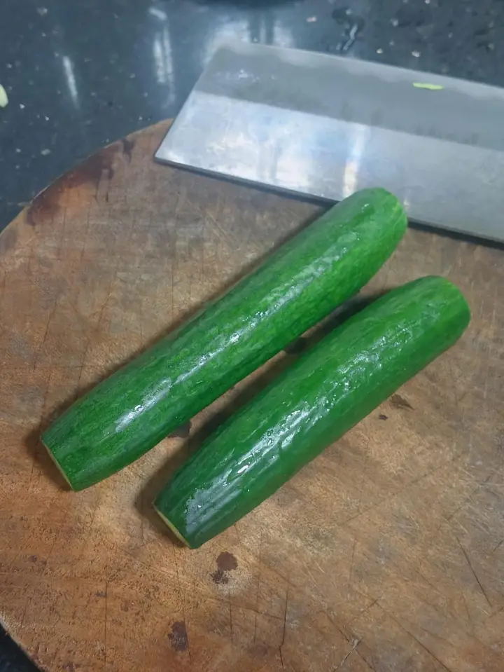 柠檬叶凉拌青瓜虾仁花甲肉 第 1 步