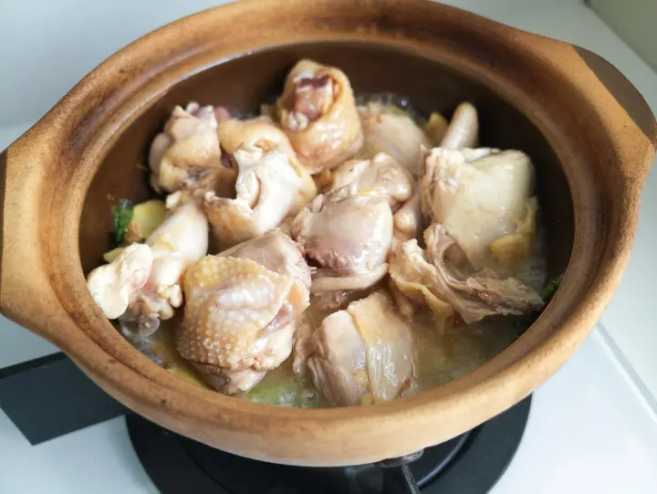 菌菇鸡煲 第 8 步