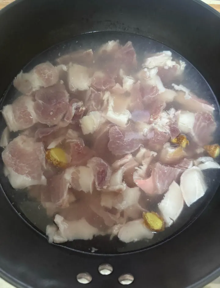 土豆豆角红烧肉 第 1 步