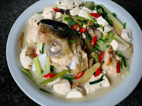 鱼头豆腐汤