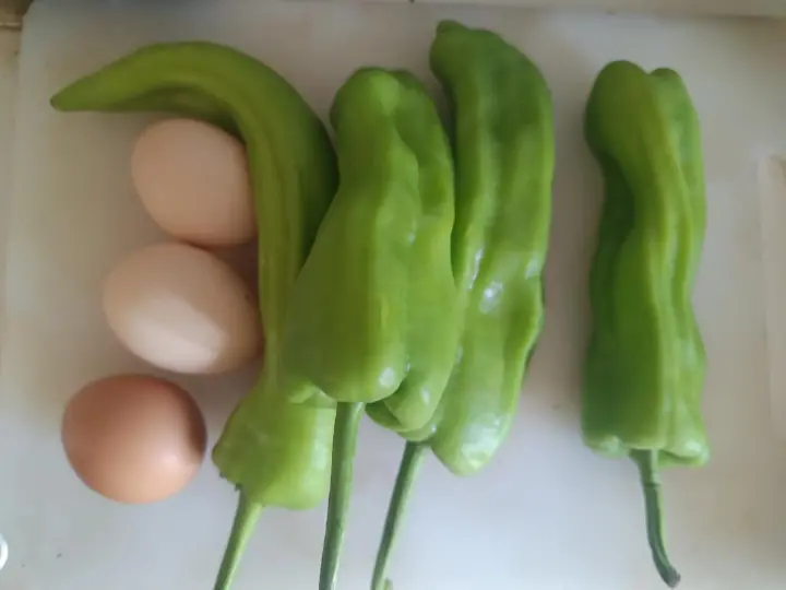 白参菌炒鸡蛋 第 2 步