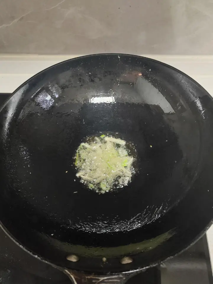 黄瓜炒鸡蛋 第 3 步
