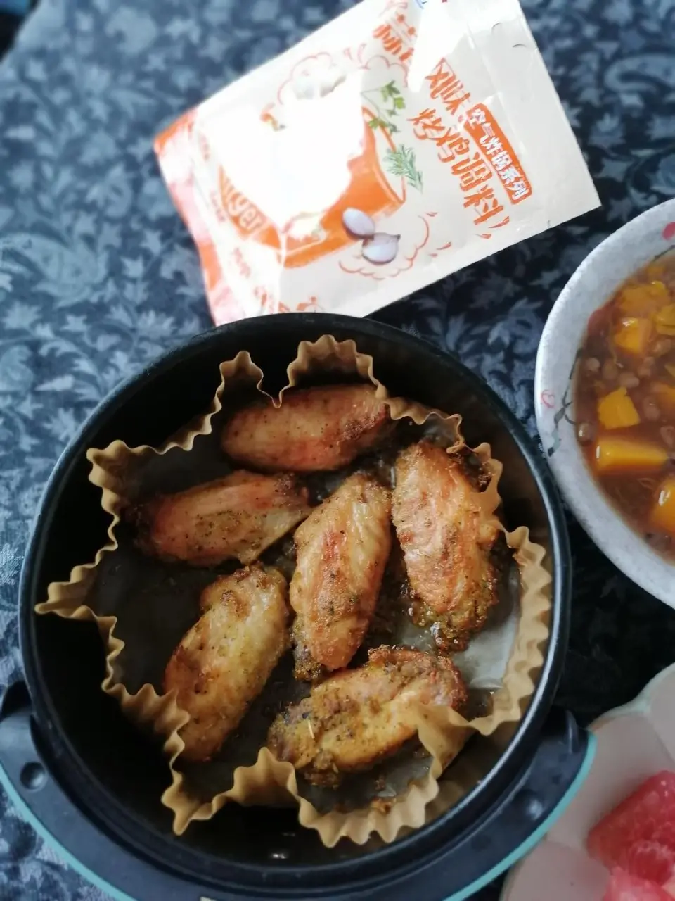 蒜香烤翅成品图