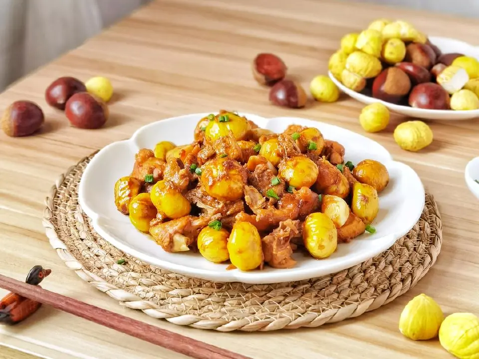 板栗烧鸡成品图