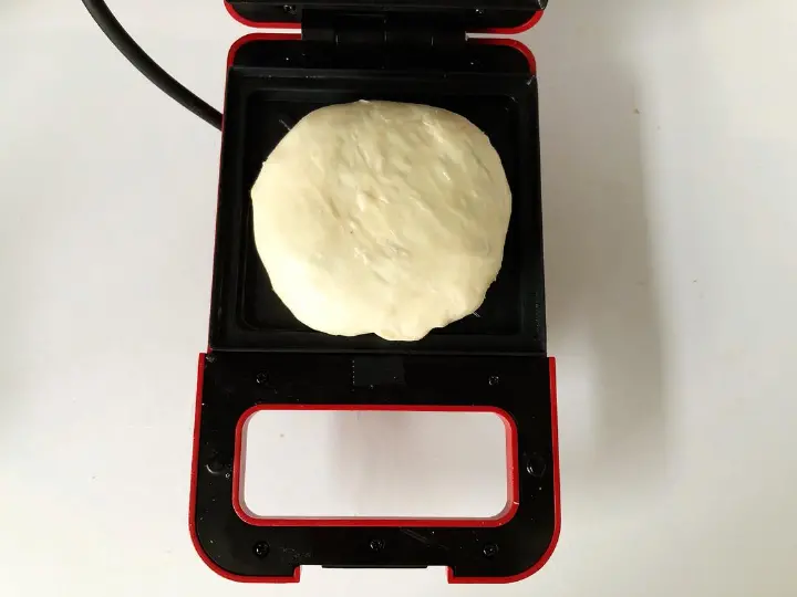 菠菜鸡蛋手抓饼馅饼 第 13 步