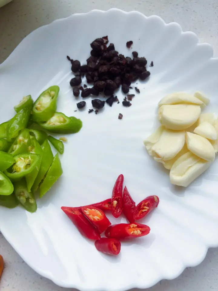 江西风味炒竹叶菜梗 第 3 步