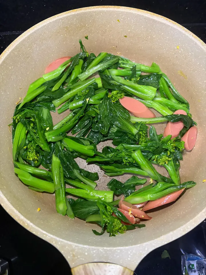 菜心鸡蛋炒面 第 7 步