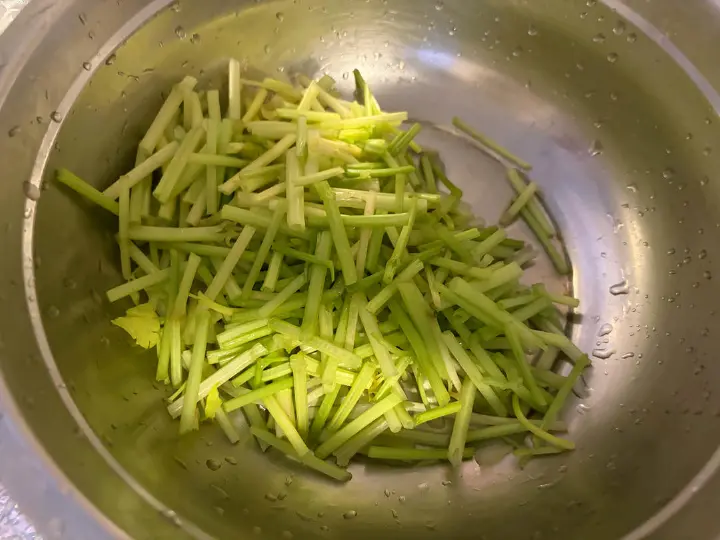 芹菜炒猪腰 第 5 步