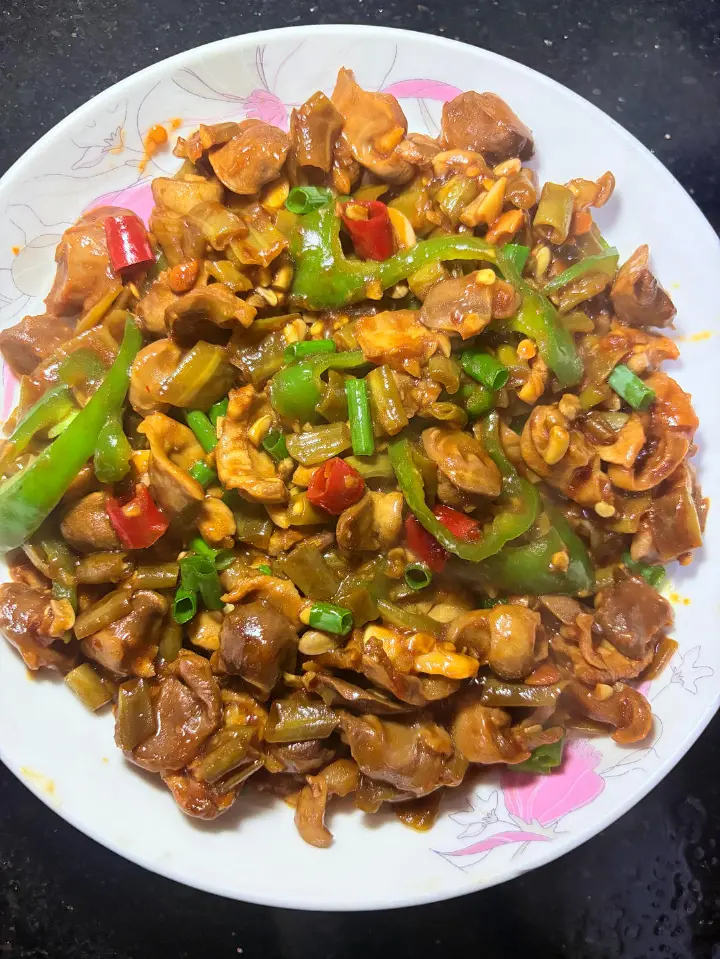 酸豆角炒鸡胗 第 8 步