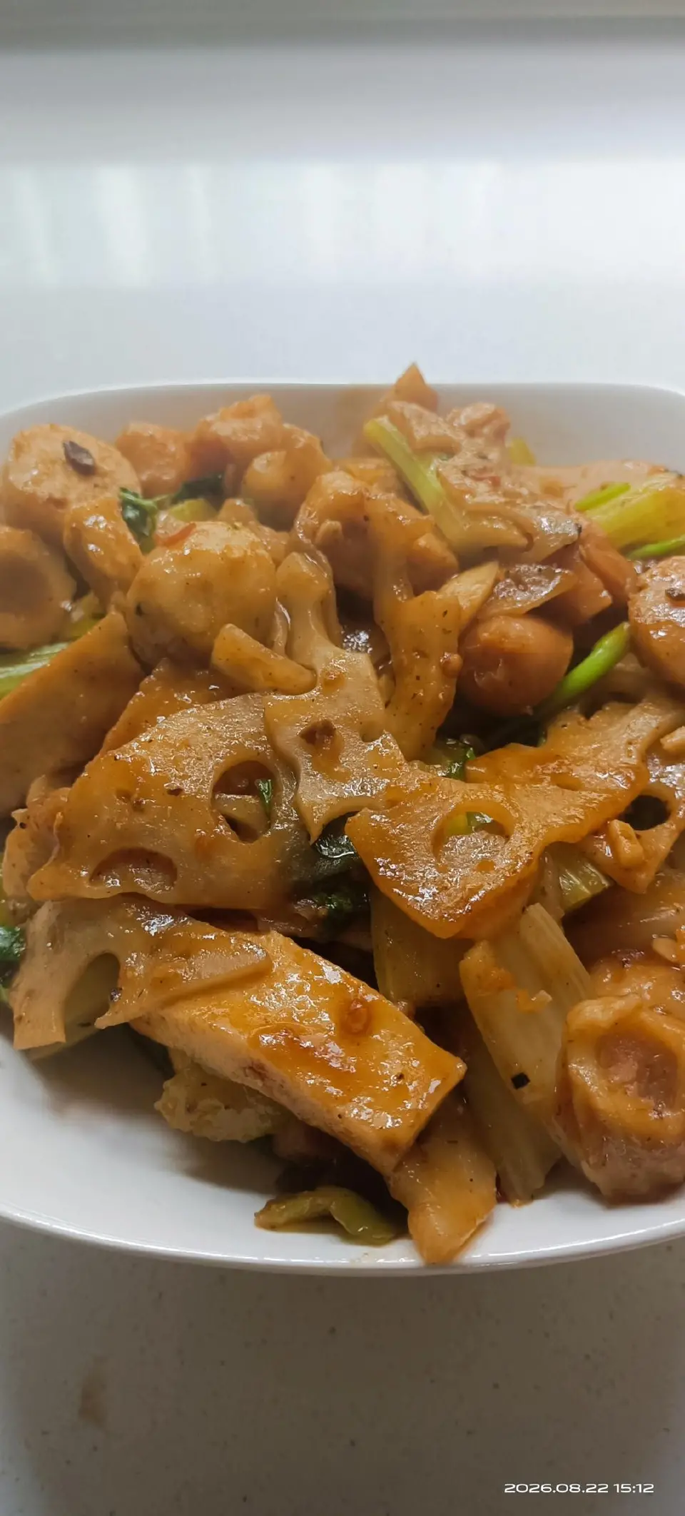干锅藕片芹菜杂八串成品图