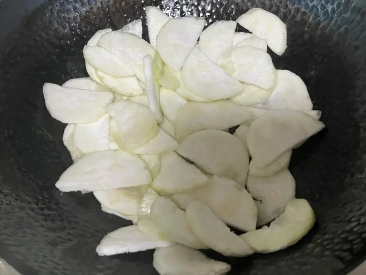 素炒丝瓜 第 1 步