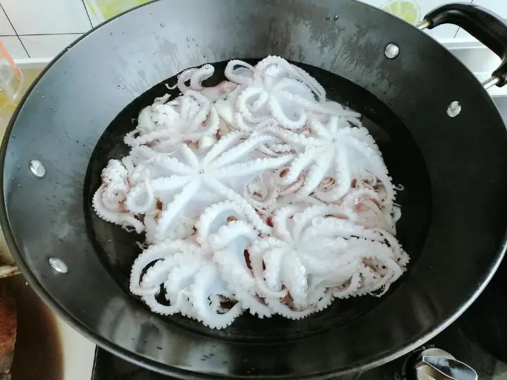 葱拌八带 第 1 步
