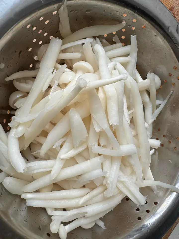 咖喱双菇肥牛 第 1 步