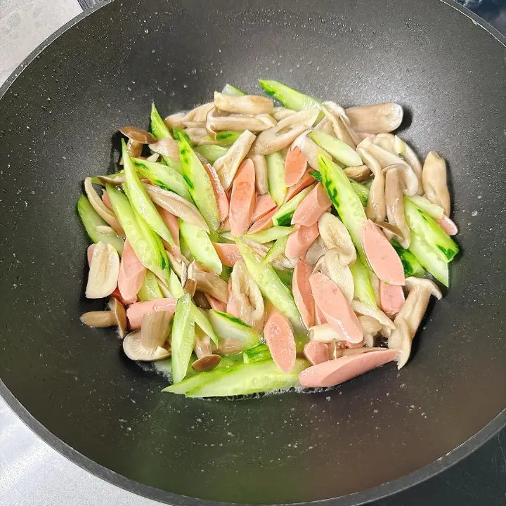 菌菇火腿炒鸡蛋 第 21 步
