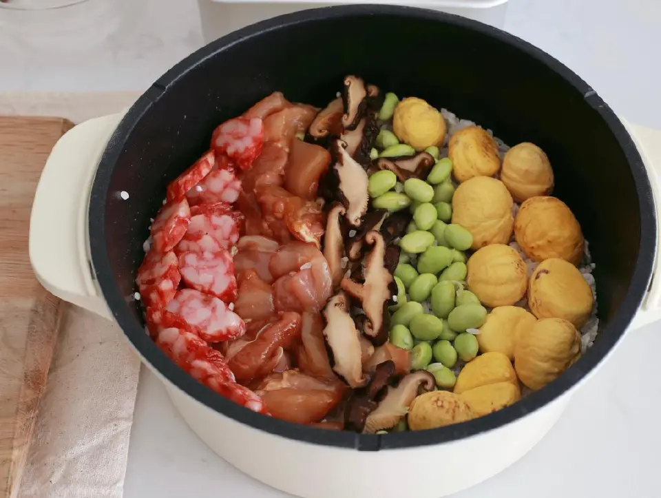 香菇板栗焖饭成品图