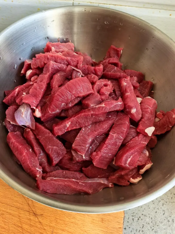 自制麻辣牛肉干 第 1 步