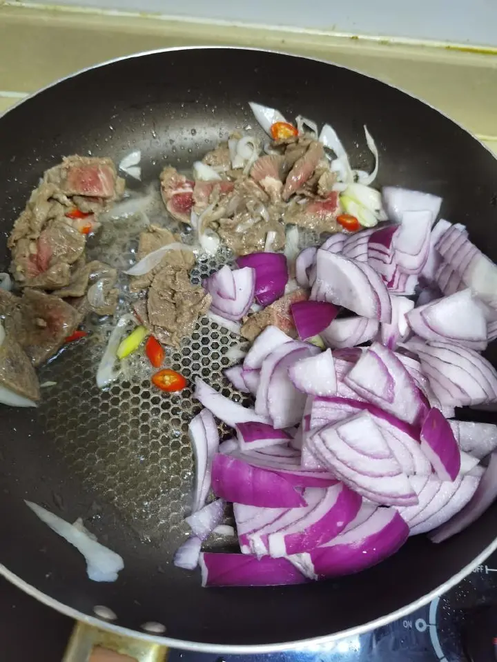 洋葱炒牛肉 第 5 步