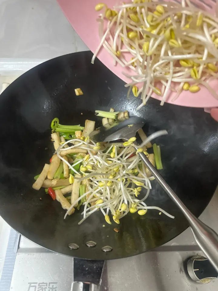 潮州鱼条炒河粉 第 6 步