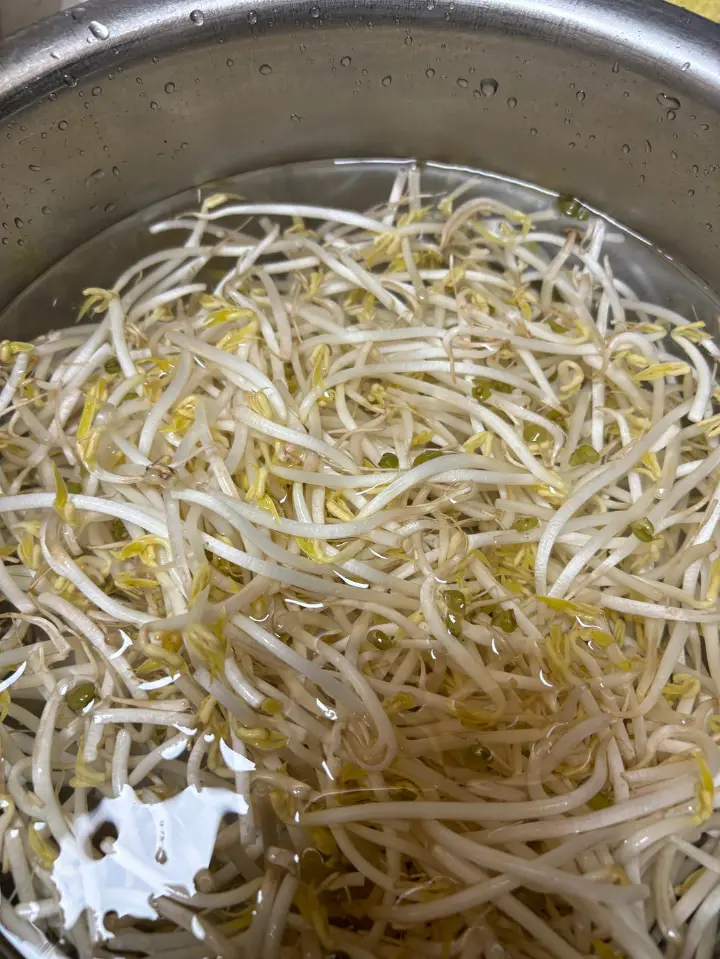醋溜绿豆芽 第 1 步