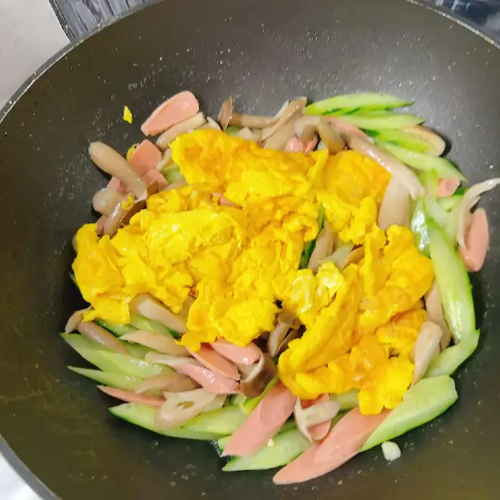 菌菇火腿炒鸡蛋 第 24 步