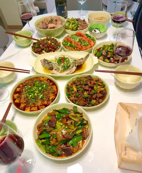 家常五花肉炒鸡蛋
