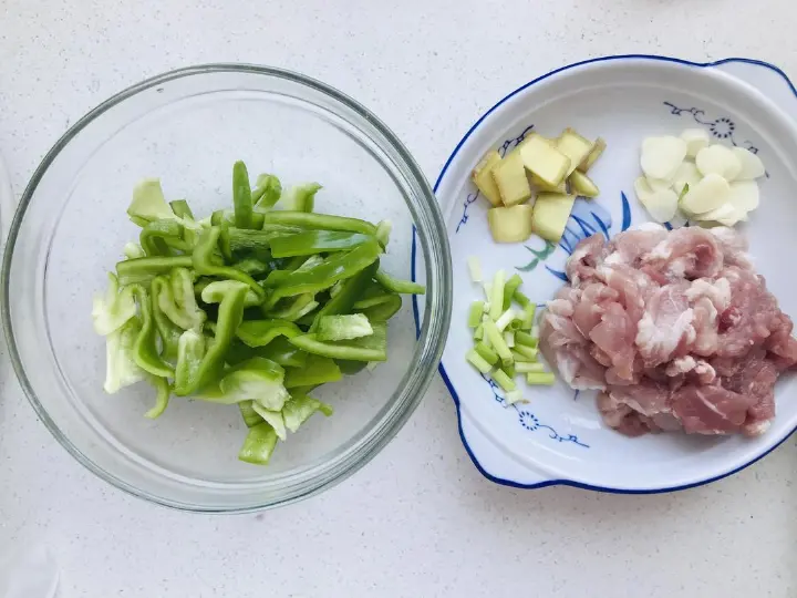农家小炒肉 第 1 步