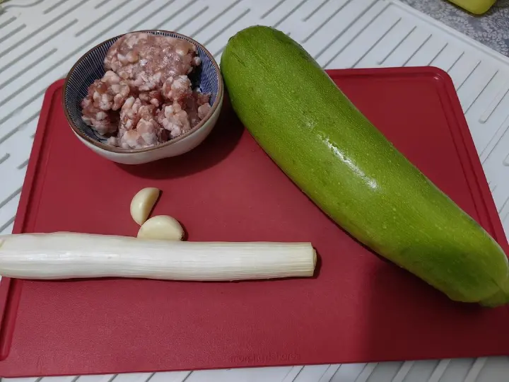 肉末西葫芦 第 1 步