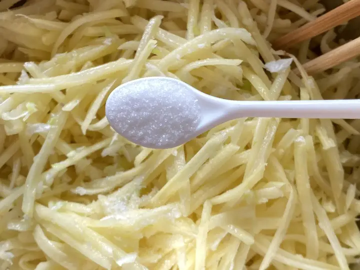 香脆土豆饼 第 4 步