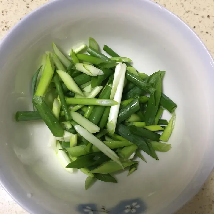 微波炉版葱油 第 1 步
